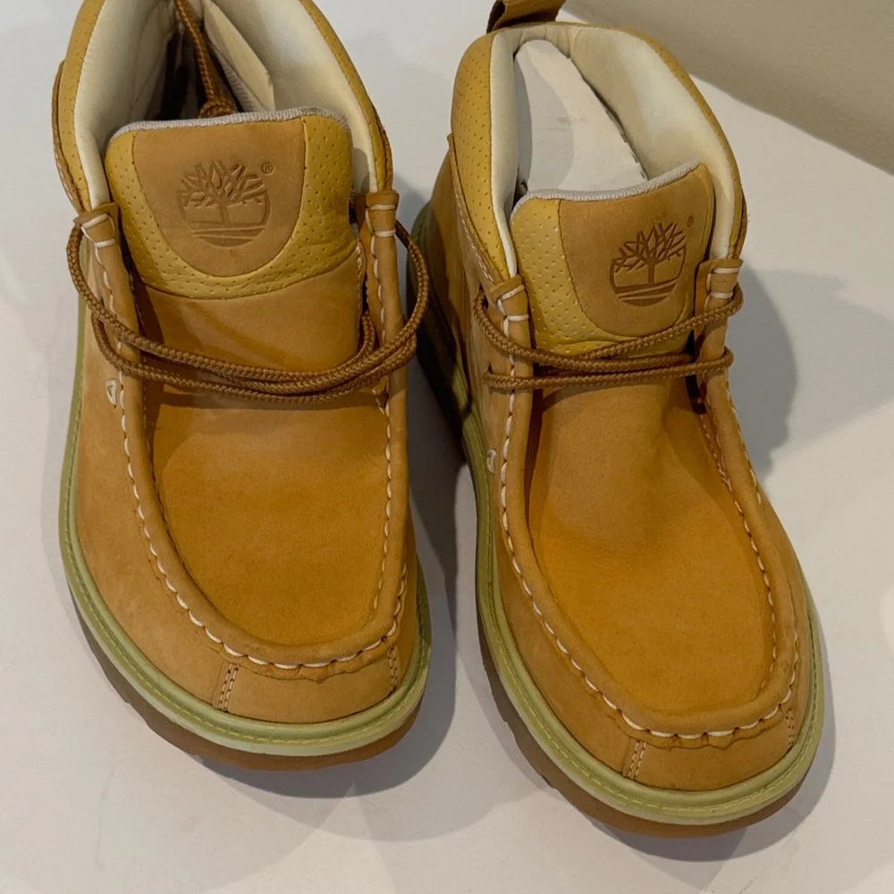 NWOT‎ Timberland Moe Toe Chukka Boots Children Boys Size 3.5